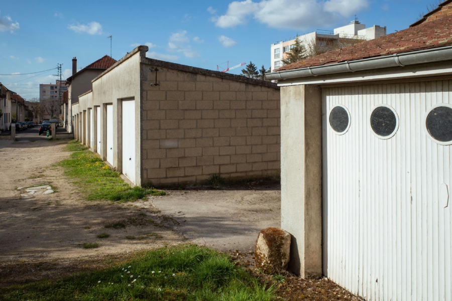 Paskola garažui pirkti: kada tai protinga investicija, o kada – tik papildoma išlaida?